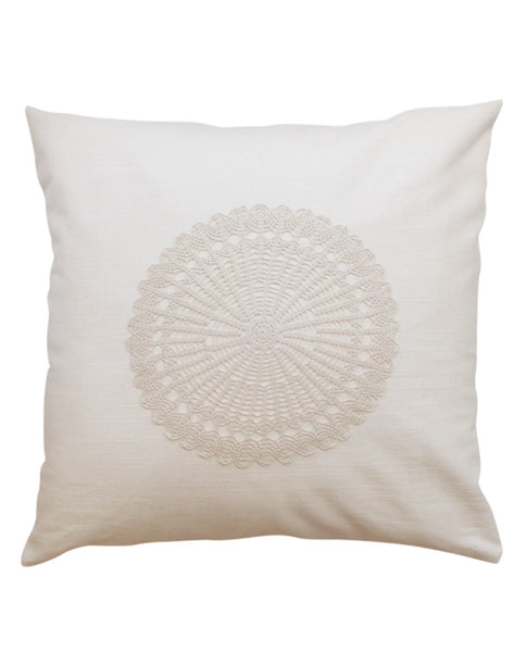 Linen cotton cushion cover with crochet doily, made in Montreal - Shopping Blue
